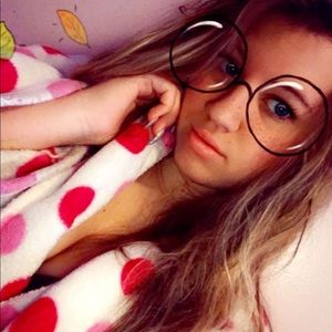 Meet your Posher, Faith